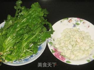 荠菜凉拌洋扁豆的做法步骤：1