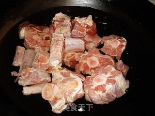 红烧牛尾的做法步骤：1
