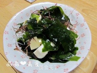 长寿地区的家常养生菜——海藻豆腐色拉的做法步骤：7