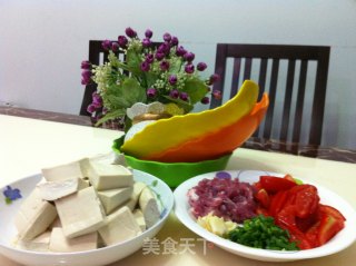 碎肉焖豆腐的做法步骤：1