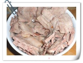 面筋扣肉的做法步骤：7