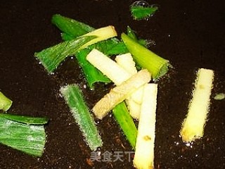 炒鸭杂的做法步骤：2