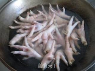 给自己美美容——炖凤爪的做法步骤：2