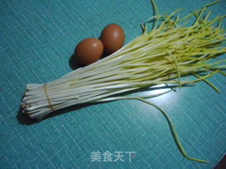 蒜黄炒鸡蛋的做法步骤：1