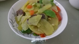 快手菜——双椒干肠土豆片的做法