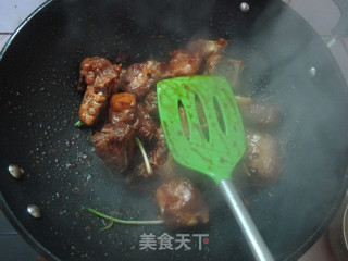 冬季暖身菜：红枣桂圆烧排骨的做法步骤：6