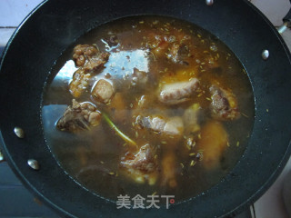 冬季暖身菜：红枣桂圆烧排骨的做法步骤：7