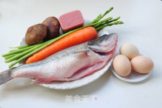 【鲜蔬鱼卷蒸滑蛋】——让蒸蛋鲜美更上一层楼的做法步骤：1