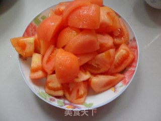 【冬季养生菜】降温吃肉——番茄牛腩的做法步骤：2