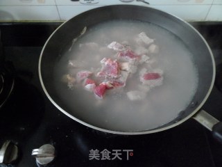 【冬季养生菜】降温吃肉——番茄牛腩的做法步骤：4