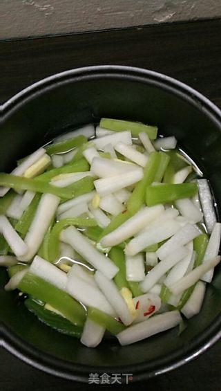 糖醋萝卜莴笋的做法