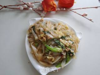 肉末炒河粉的做法