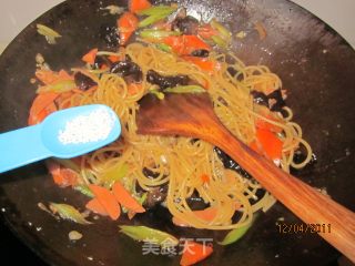 中式炒意面的做法步骤：12