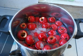 桂花炒红果的做法步骤：1