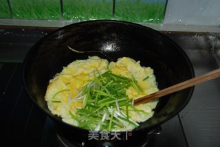 小葱炒鸡蛋的做法步骤：4