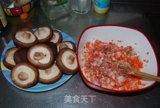 香菇酿肉的做法步骤：1