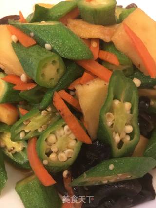 秋葵鱼豆腐的做法