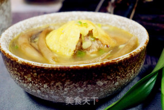 蛋包肉丸菇香汤的做法