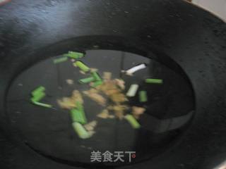 鱼水相依鲫鱼汤的做法步骤：3