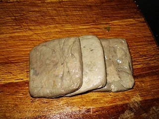 芦蒿炒臭干的做法步骤：1