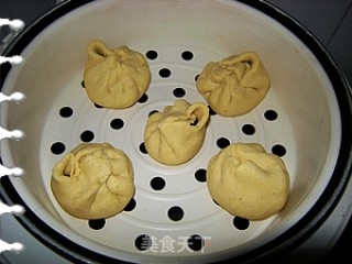 白菜馅玉米面包子的做法步骤：12