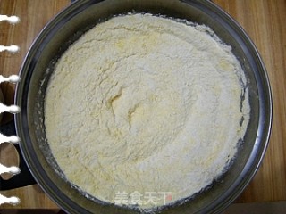 尖椒馅玉米面饼的做法步骤：2