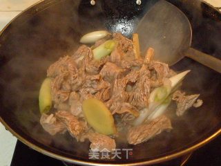 胡萝卜炖牛腩的做法步骤：6
