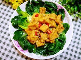 油豆腐扒菜心的做法