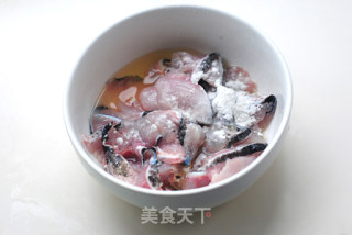 【酸菜鱼】——不可缺少的温暖冬日菜的做法步骤：3