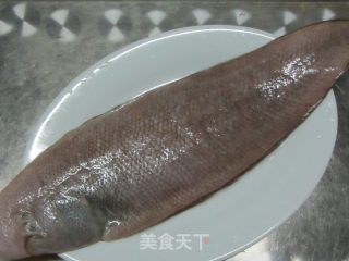 玉鳎烧萝卜的做法步骤：1
