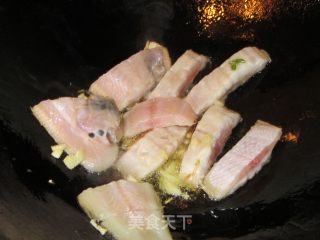玉鳎烧萝卜的做法步骤：8