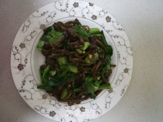 滑子蘑炒小白菜的做法
