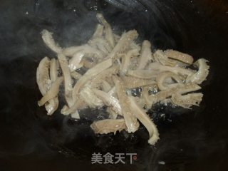 口蘑炒牛肚的做法步骤：5
