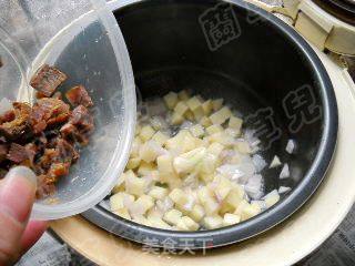 咖喱牛肉焖饭的做法步骤：5