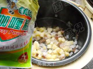 咖喱牛肉焖饭的做法步骤：6