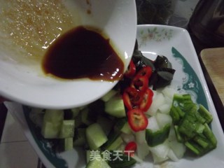 多彩黄瓜丁的做法步骤：7