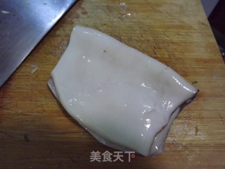 蒜香鱿鱼丝的做法步骤：1