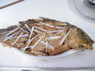 红烧鲤鱼的做法步骤：15