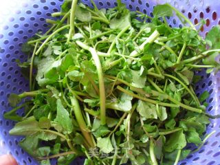 玉米冻豆腐牛肉西洋菜汤的做法步骤：2