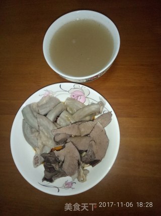 橄榄煲粉肠猪心汤的做法