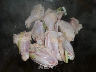 荸荠鸡翅的做法步骤：7