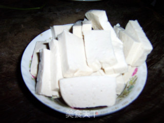 驱寒暖身的---香辣大葱焖豆腐的做法步骤：1