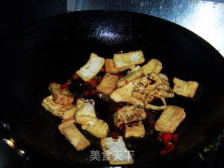 驱寒暖身的---香辣大葱焖豆腐的做法步骤：6