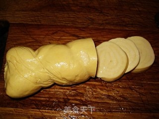 素鸡炒蒜薹的做法步骤：1