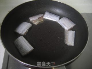 雪里红烧带鱼的做法步骤：2