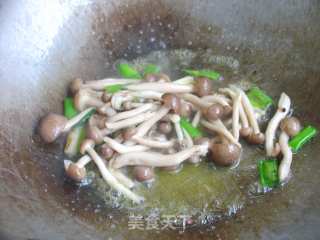 茄汁蟹味菇的做法步骤：5