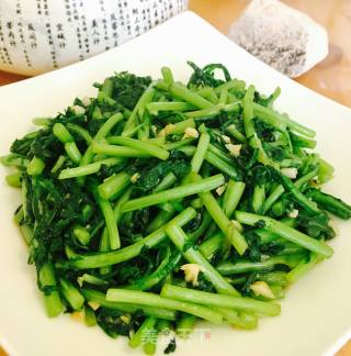 快手懒人餐之蒜蓉茼蒿的做法