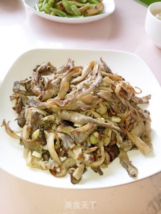 煎平菇的做法
