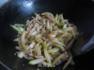 葫芦炒肉丝的做法步骤：7