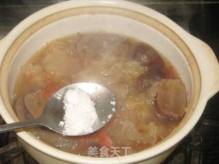 百合花红枣桂圆银耳汤的做法步骤：6